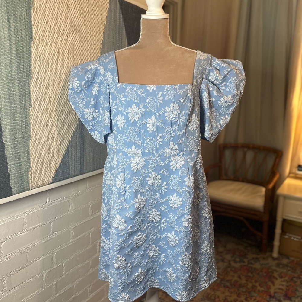 SHEIN Blue and White Floral Embossed Dress - Picture 2 of 8